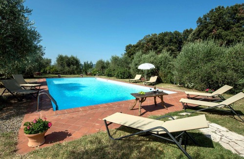 Simignano House | Nice apartment in villa for 2 people with WIFI, pool, terrace, pets allowed and panoramic view