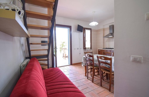Pescia Romana House | Nice home in Pescia Romana with WiFi