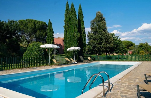 Agello Bed & Breakfast | Nice room for 2 guests with WIFI, A/C, pool, TV, veranda and pets allowed, close to Perugia