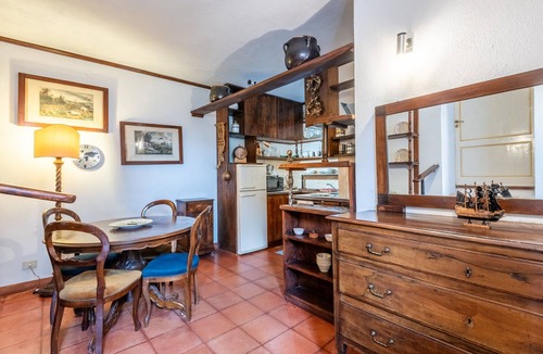 Vescovado Apartment | Noce Apartment in Antiche Dimore del Vescovado with Shared Pool, Wi-Fi & Air Conditioning