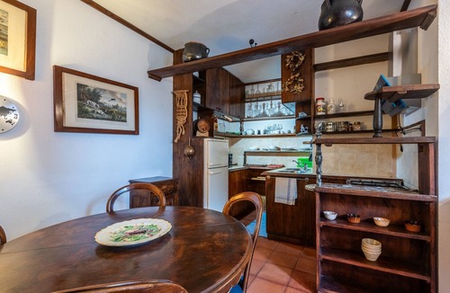 Vescovado Apartment | Noce Apartment in Antiche Dimore del Vescovado with Shared Pool, Wi-Fi & Air Conditioning