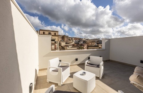 Calatafimi Apartment | Nova Suite - Room 402