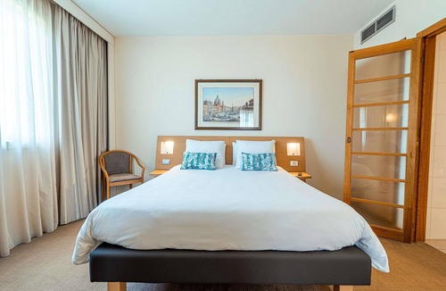 Zona IX Acqua Vergine Hotel | Novotel Roma Est