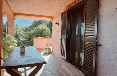 Monte San Biagio House | Old mansion surrounded by quiet and nature within walking distance from the center.