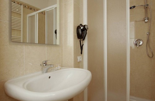 Rione XI Sant'Angelo Apartment | Old Rome area-6 pax-Silent-Air conditioned-Historical Roman building