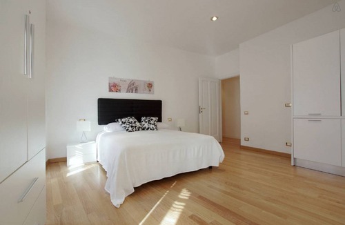 Rione XI Sant'Angelo Apartment | Old Rome area-6 pax-Silent-Air conditioned-Historical Roman building