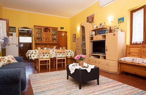 Nettuno House | Oleandri holiday home with private pool