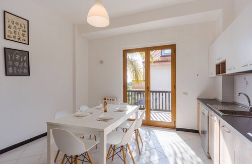 Aci Catena House | Olive Villa with Garden by Wonderful Italy