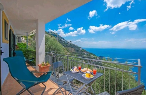 Furore House | On the Amalfi Coast: Romantic House "BOUGANVILLEA"