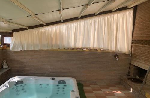 Ostia Antica Villa | OSTIA ANTICA - LA CASA DI LAURA - Jacuzzi e garden