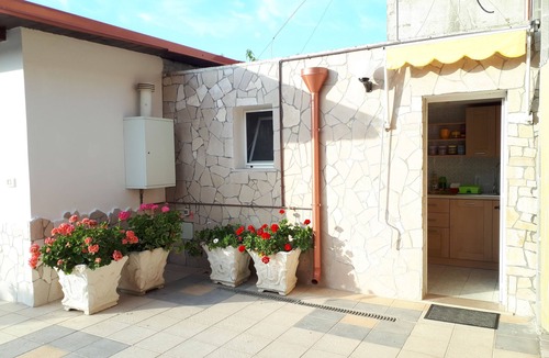 Vignacastrisi House | Overseas- ORANGE ROOM