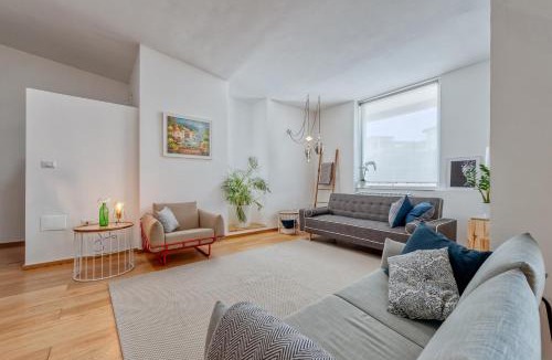 Brindisi Apartment | P4T Luxus Family 3 bedroom with Pool seasonal, tennis court and sauna