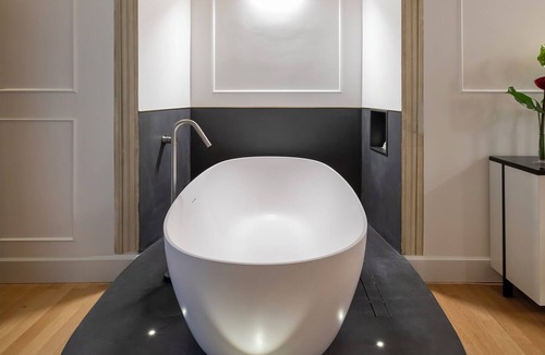 Rione IV Campo Marzio House | Palazzo Goldoni Condotti Collection