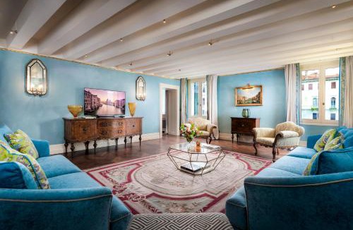 Dorsoduro Apartment | Palazzo Loredan Grand Canal