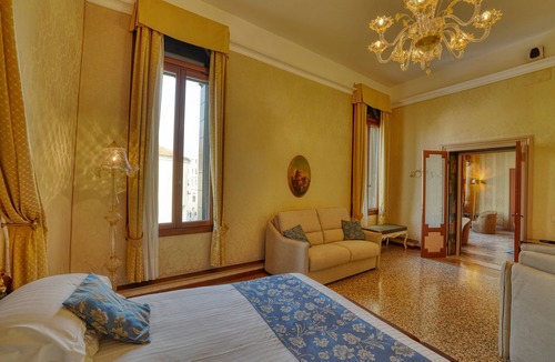 Castello House | PALAZZO MALIPIERO TREVISAN - LE TRE DIMORE D'EPOCA