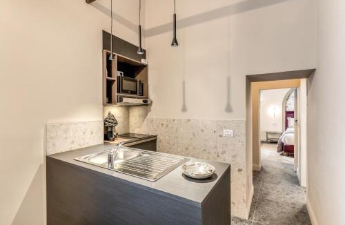 Rione XI Sant'Angelo Apartment | Palazzo Ottavia - La Maison D'art Collection