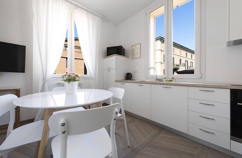 San Donato-San Vitale Apartment | Palazzo Pedretti 204, Bright And New Studio Apt By Halldis