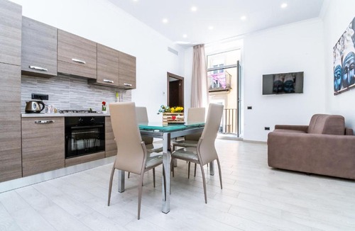 Naples City Centre Apartment | Palazzo Settembrini 49