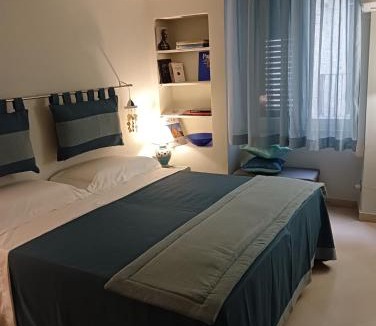 Mola di Bari Apartment | Palazzo storico vista mare nel borgo di Mola di Bari - charme e relax
