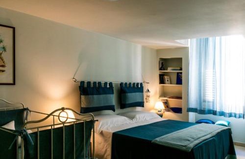 Mola di Bari Apartment | Palazzo storico vista mare nel borgo di Mola di Bari - charme e relax