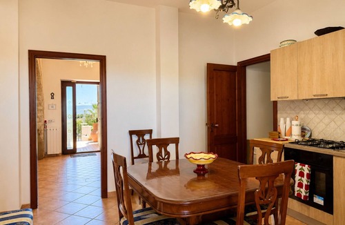 Cava dʼAliga Villa | Palm Garden Mediterranean Coastal Villa