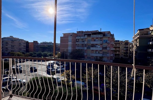 Quartiere XXXIV Lido di Ostia Levante Apartment | *Palm Haven* Ostia 5' from Lido Centro