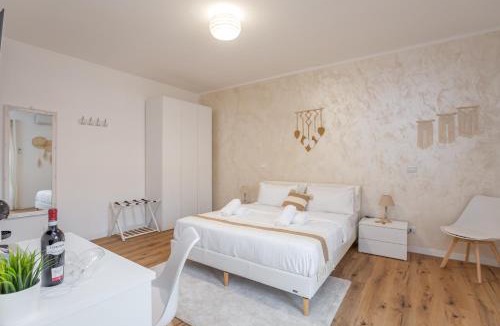 Cinecitta House | Pampas Roma