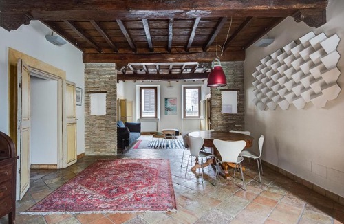 Rione VIII Sant'Eustachio Apartment | Pantheon Enchanting Luxury Apartment