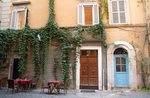 Rione VIII Sant'Eustachio Apartment | Pantheon luxury apartment