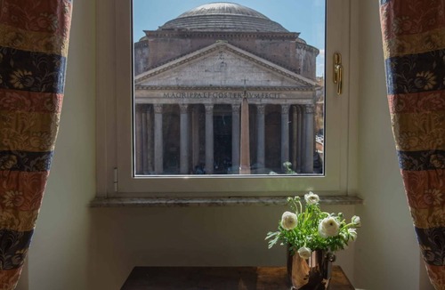 Rione VIII Sant'Eustachio Apartment | Pantheon Luxury Apartment