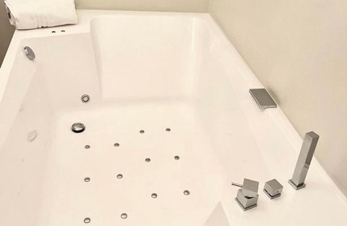 Rione VIII Sant'Eustachio Apartment | Pantheon Luxury Jacuzzi Apartment