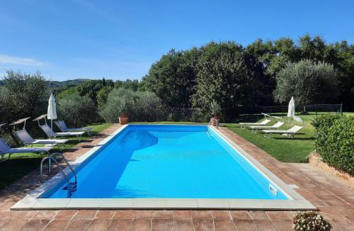 San Giovanni d'Asso Villa | Pasqui Villas Tribbio villa con piscina vista WiFi vicino al paese