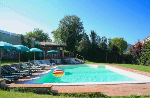 Sellano House | Peaceful Holiday Home in Sellano with private pool and garden
