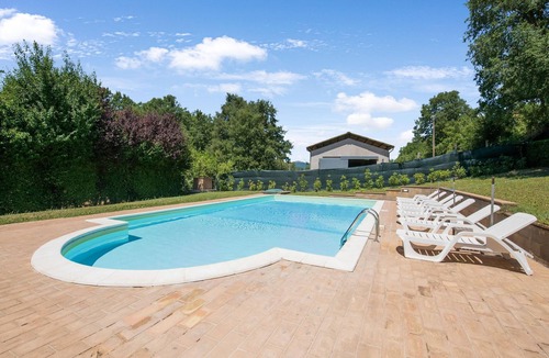 Sellano House | Peaceful Holiday Home in Sellano with private pool and garden