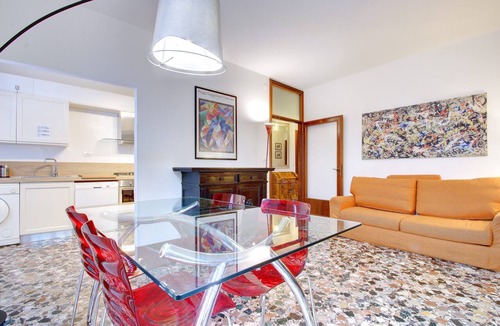 Dorsoduro Apartment | PEGGY~Guggenheim