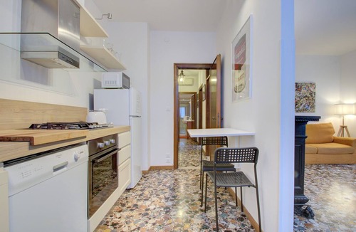 Dorsoduro Apartment | PEGGY~Guggenheim