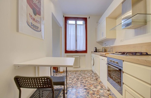 Dorsoduro Apartment | PEGGY~Guggenheim