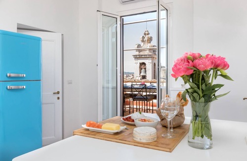 Rome City Centre Apartment | Penthouse with Terrace, Pantheon and 360° City views! Walk to all attractions