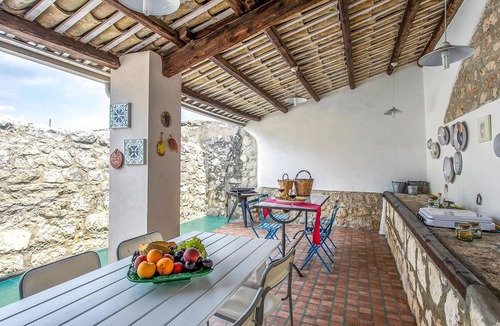 Rosolini House | Pet friendly home in Rosolini SR