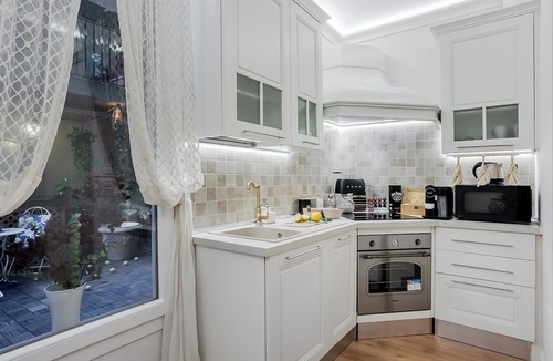 Rione IV Campo Marzio Apartment | Phenomenal 3-bedroom apartment with balcony & bathtub in the heart of Rome