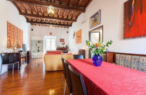 Rione VI Parione Apartment | Piacentino Homes Piazza Navona Teatro Pace 5 e 6