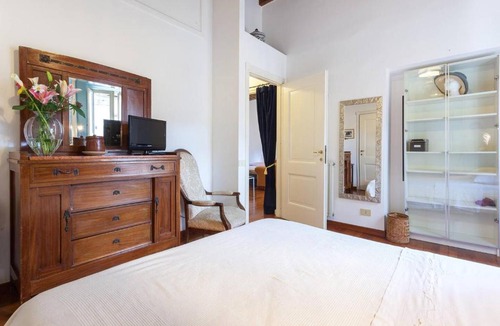 Rione VI Parione Apartment | Piacentino Homes Piazza Navona Teatro Pace 5 e 6