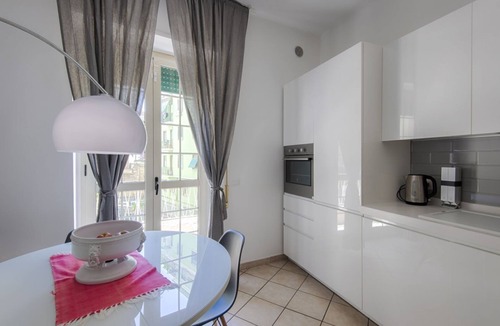 Universita Apartment | Piazza Bologna Enchanting Apartment