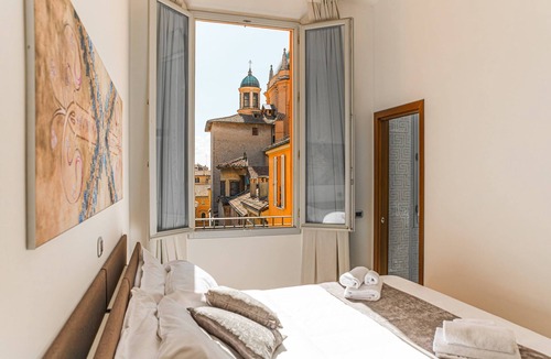 Historic Center Apartment | Piazza Maggiore view - Panorama By ImmoBo - Bologna Center
