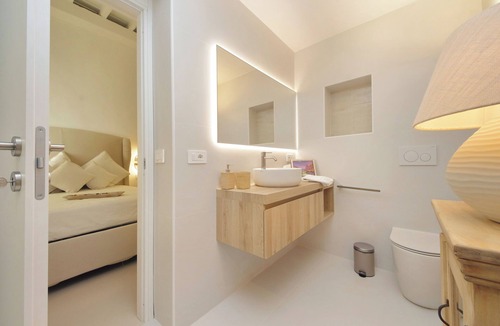 Rione VI Parione Apartment | PIAZZA NAVONA WELLNESS LUXURY APARTMENT 8 PEOPLE