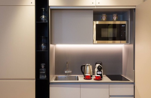 Rome City Centre Apartment | Piazza Venezia Suite Design