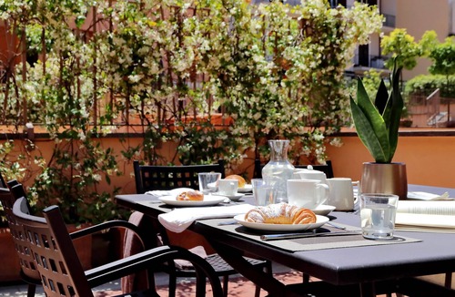 Rione IV Campo Marzio Apartment | Piazzetta Margutta - B3