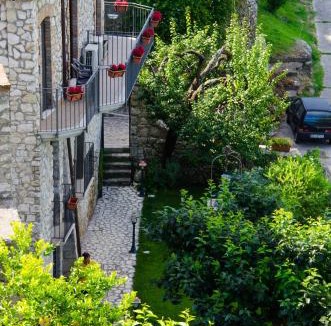 Castelnuovo Parano Apartment | PietraViva casa vacanze