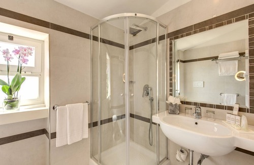 Quartiere XXVII Primavalle Hotel | Pinewood Hotel Rome