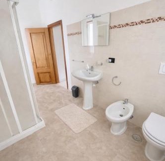 Sabaudia House | Podere 48 - Relax vicino Sabaudia con doccia walk in in camera